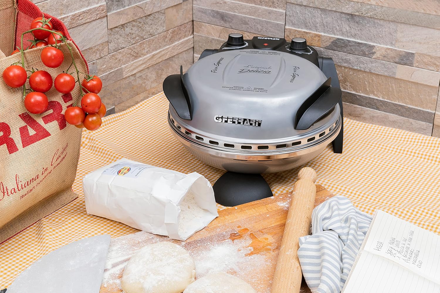 G3 Ferrari G10006 Pizza Express Delizia, 1200 W Pizza Oven, Adjustable Thermostat up to 400°C, Cooks Tasty Pizza in 5 Minutes, Double Resistance, Recipe Book and Spatulas Included - Black