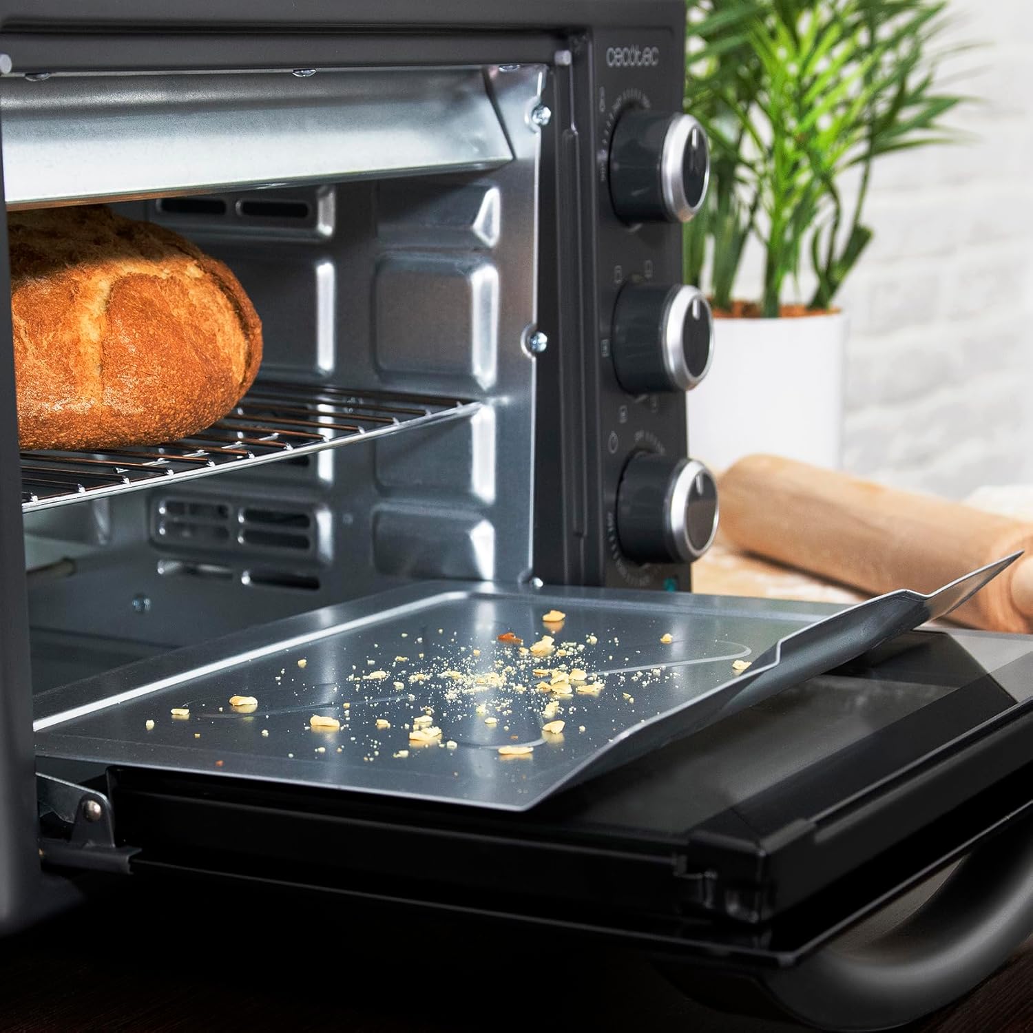 Cecotec Bake&Toast 4600 Black Gyro Countertop Oven, 46 L, 2000 W, 12 Combinable Heating Functions, Includes Rotating Spindle, Crumb Catcher Tray.