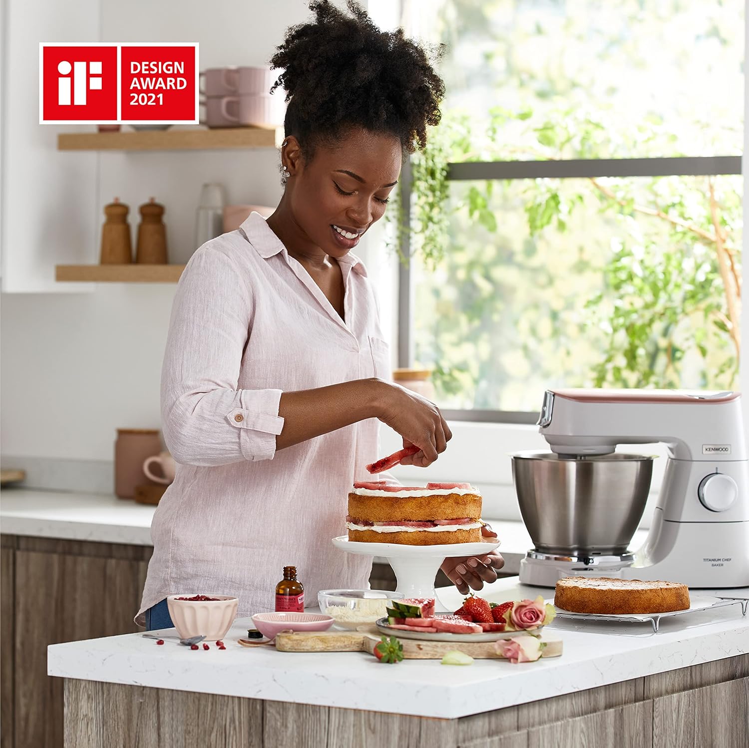 Kenwood Titanium Chef Baker KVC65.001WH, Pastry Robot with Integrated Scales, Including 3-Piece Pastry Set, Spatula & Splash Protection, 1200 W, White