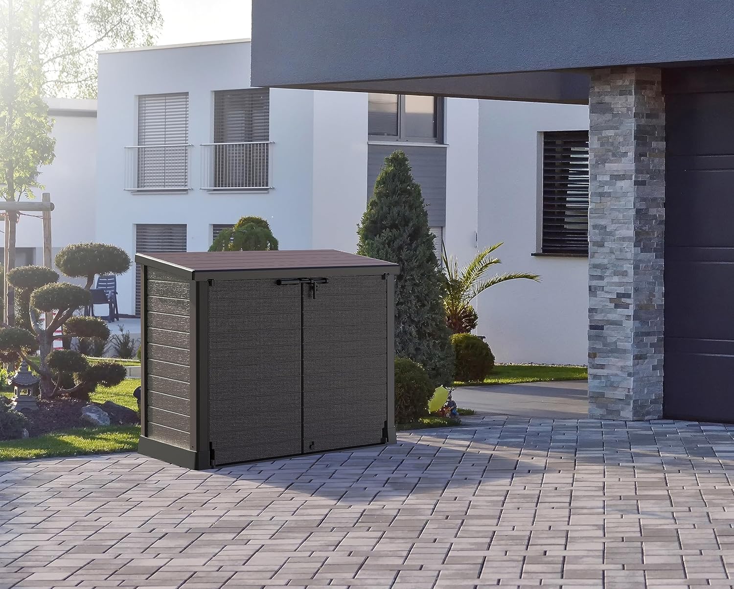 Duramax StoreAway 1200L Plastic Garden Shed/ Flat Lid, Outdoor Storage Shed, Wheelie Bin Hideaways, Wheelie bin box, Durable Construction, Ideal for Bikes, BBQs & 2x 240L Bins, 145x85x125 cm, Brown
