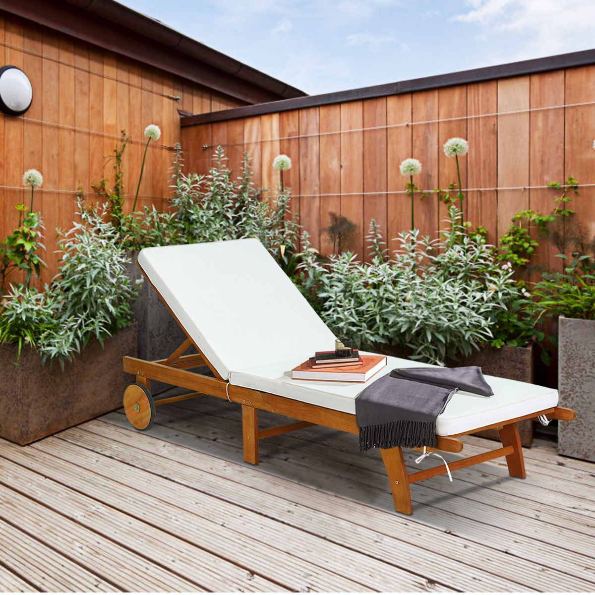 Chaise Longue Pliable en Bois avec 2 Roues et un Coussin Amovible Dossier Réglable Capacité Portante 160KG Idéal pour L’extérieur