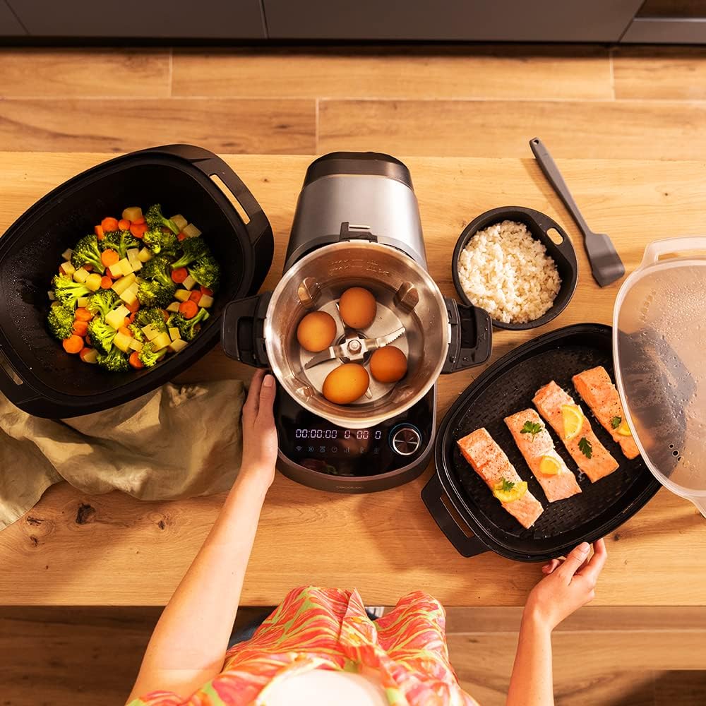 Cecotec Robot de Cuisine Mambo Black. 23 Fonctions, 10 Niveaux de Température, 1700W, 2,5 kg de Pâte, Cruche de 3,3L, 10 Vitesses, Minuterie, Température Réglable de 37 °C à 120 °C