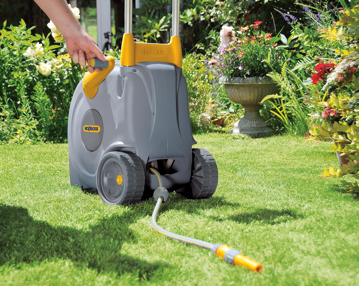HOZELOCK - Dévidoir Chariot Fast Cart 40 M : Dévidoir sur Roues 40 M + 2 M, Chariot Caréné Ergonomique, Facile et Extrêmement Pratique d'Utilisation, Livré Assemblé et Prêt à l'Emploi [2450R0000]